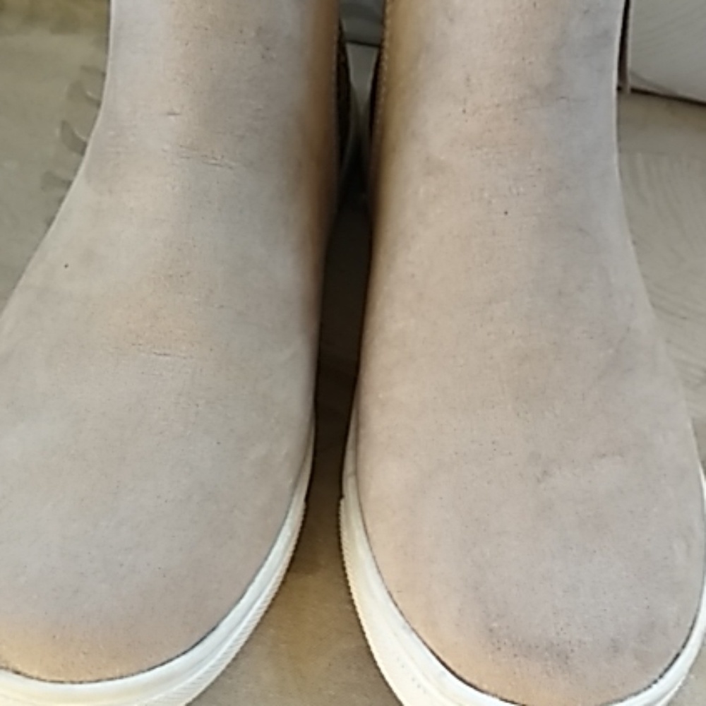 Girl sneaker boot